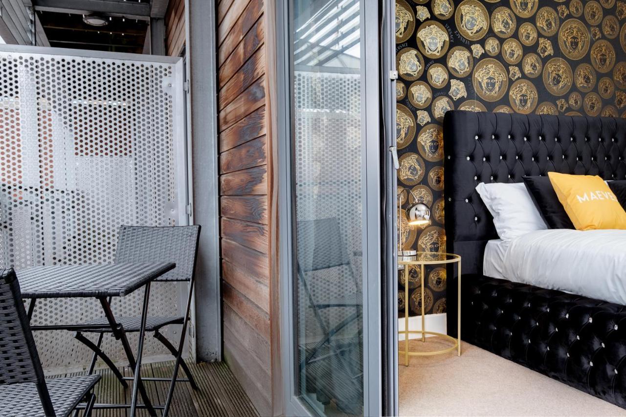 Maevela Apartments - Arcadian Versace Themed Apt ☆ Huge Balcony / Free Parking → Free Netflix -2 Min Walk From Birmingham Hippodrome Theatre, Arcadian, China Town, Sidewalk Club, Gay Village, 5 Mins From New Street Train Station - Birmingham Grand Ce Εξωτερικό φωτογραφία