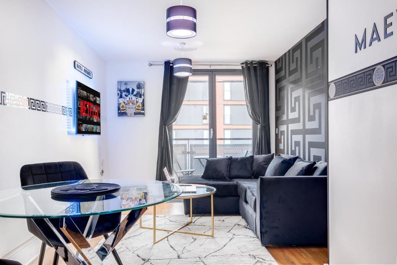 Maevela Apartments - Arcadian Versace Themed Apt ☆ Huge Balcony / Free Parking → Free Netflix -2 Min Walk From Birmingham Hippodrome Theatre, Arcadian, China Town, Sidewalk Club, Gay Village, 5 Mins From New Street Train Station - Birmingham Grand Ce Εξωτερικό φωτογραφία