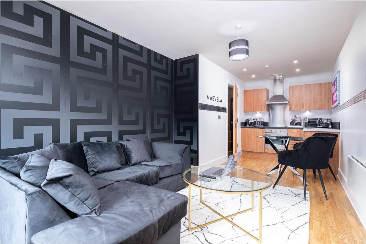 Maevela Apartments - Arcadian Versace Themed Apt ☆ Huge Balcony / Free Parking → Free Netflix -2 Min Walk From Birmingham Hippodrome Theatre, Arcadian, China Town, Sidewalk Club, Gay Village, 5 Mins From New Street Train Station - Birmingham Grand Ce Εξωτερικό φωτογραφία