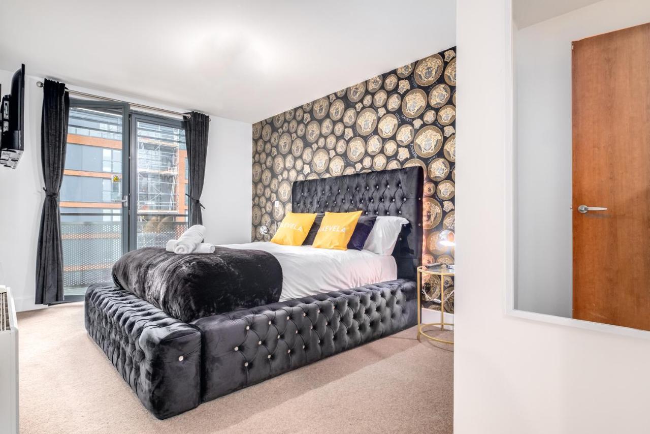 Maevela Apartments - Arcadian Versace Themed Apt ☆ Huge Balcony / Free Parking → Free Netflix -2 Min Walk From Birmingham Hippodrome Theatre, Arcadian, China Town, Sidewalk Club, Gay Village, 5 Mins From New Street Train Station - Birmingham Grand Ce Εξωτερικό φωτογραφία