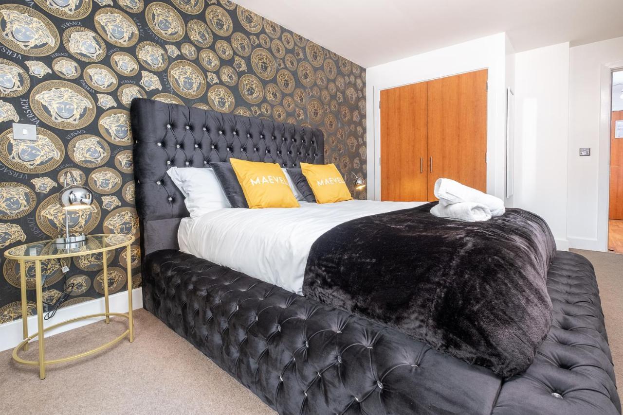 Maevela Apartments - Arcadian Versace Themed Apt ☆ Huge Balcony / Free Parking → Free Netflix -2 Min Walk From Birmingham Hippodrome Theatre, Arcadian, China Town, Sidewalk Club, Gay Village, 5 Mins From New Street Train Station - Birmingham Grand Ce Εξωτερικό φωτογραφία
