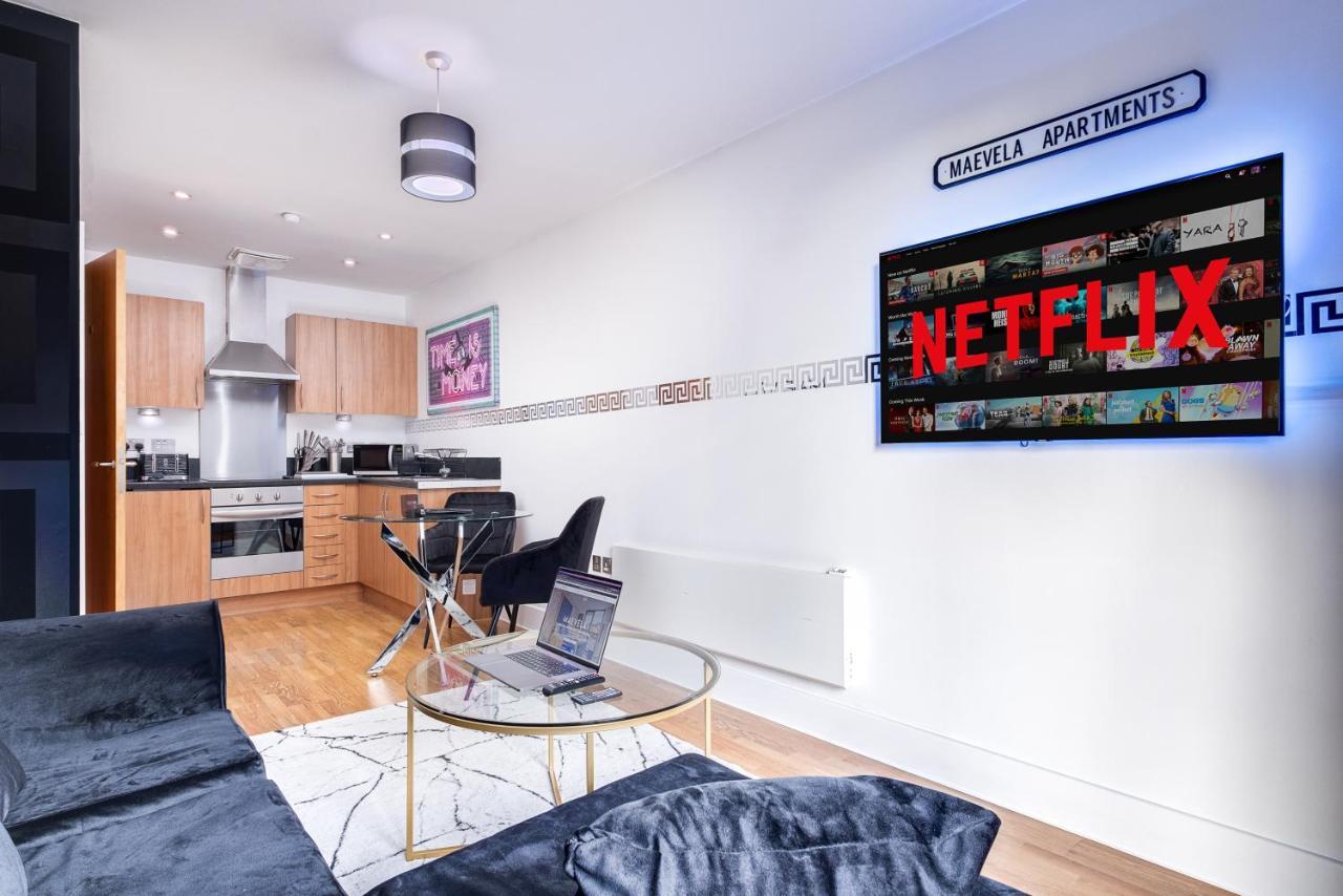 Maevela Apartments - Arcadian Versace Themed Apt ☆ Huge Balcony / Free Parking → Free Netflix -2 Min Walk From Birmingham Hippodrome Theatre, Arcadian, China Town, Sidewalk Club, Gay Village, 5 Mins From New Street Train Station - Birmingham Grand Ce Εξωτερικό φωτογραφία