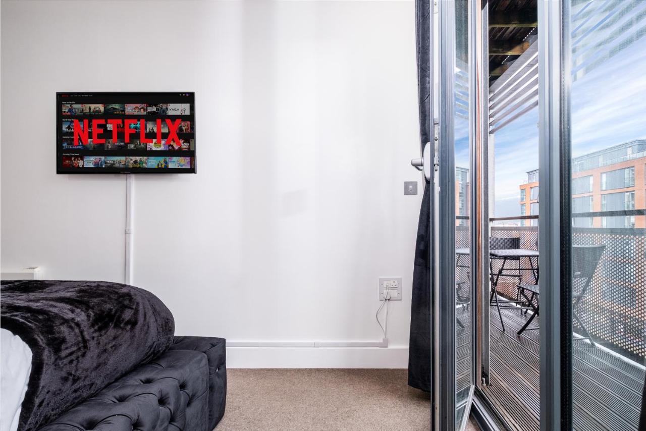 Maevela Apartments - Arcadian Versace Themed Apt ☆ Huge Balcony / Free Parking → Free Netflix -2 Min Walk From Birmingham Hippodrome Theatre, Arcadian, China Town, Sidewalk Club, Gay Village, 5 Mins From New Street Train Station - Birmingham Grand Ce Εξωτερικό φωτογραφία