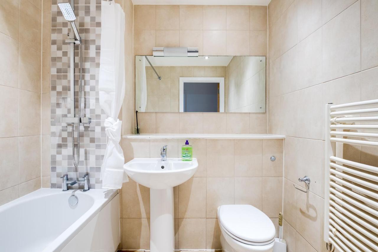Maevela Apartments - Arcadian Versace Themed Apt ☆ Huge Balcony / Free Parking → Free Netflix -2 Min Walk From Birmingham Hippodrome Theatre, Arcadian, China Town, Sidewalk Club, Gay Village, 5 Mins From New Street Train Station - Birmingham Grand Ce Εξωτερικό φωτογραφία
